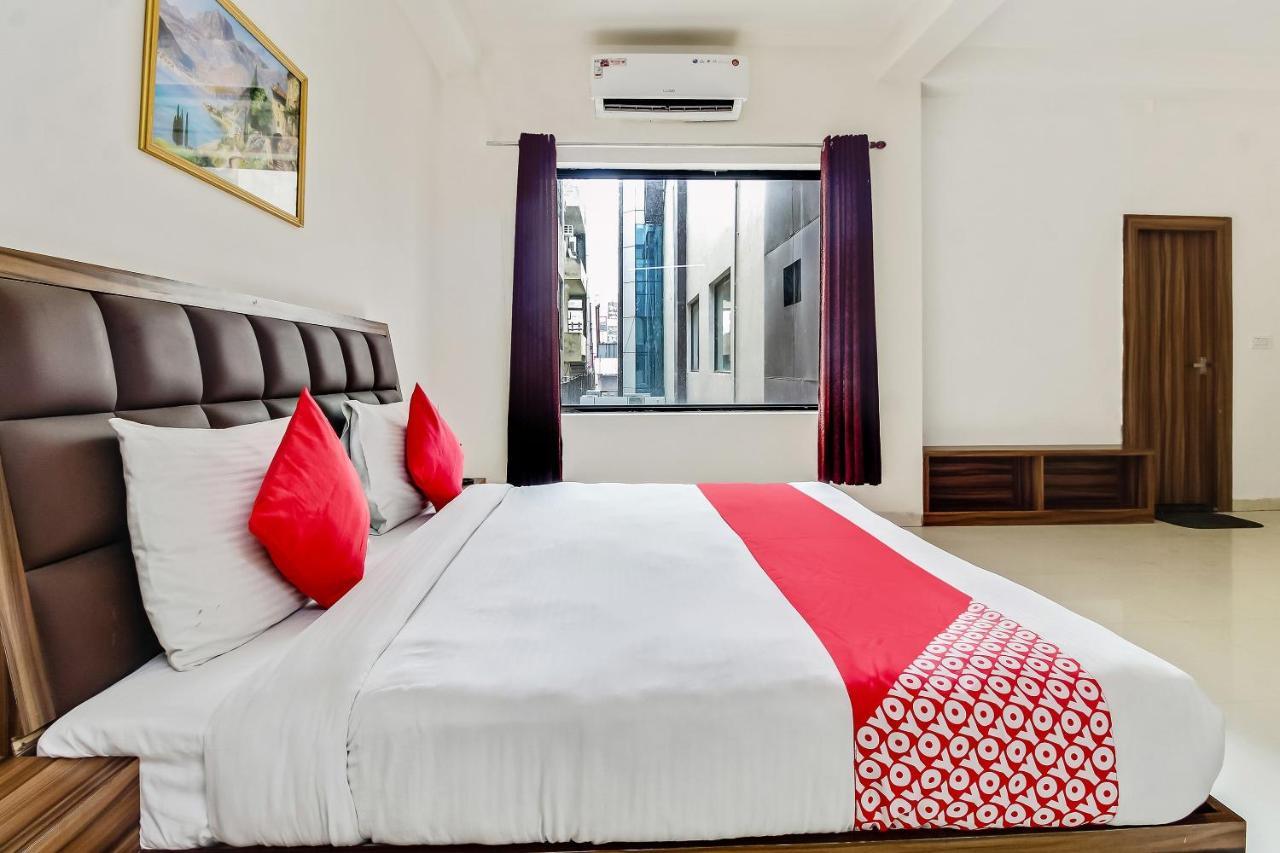 Oyo 10213 Hotel Panache Матхура Экстерьер фото
