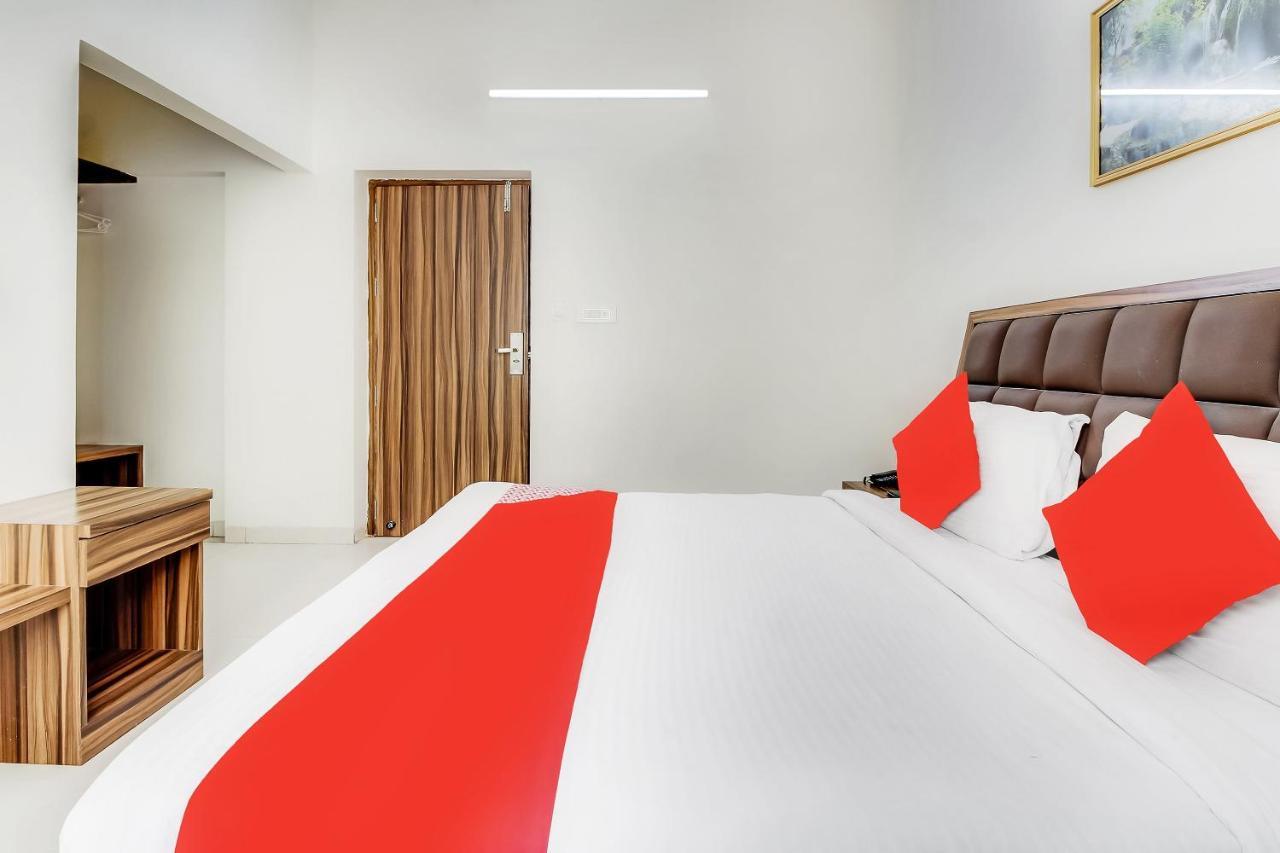 Oyo 10213 Hotel Panache Матхура Экстерьер фото