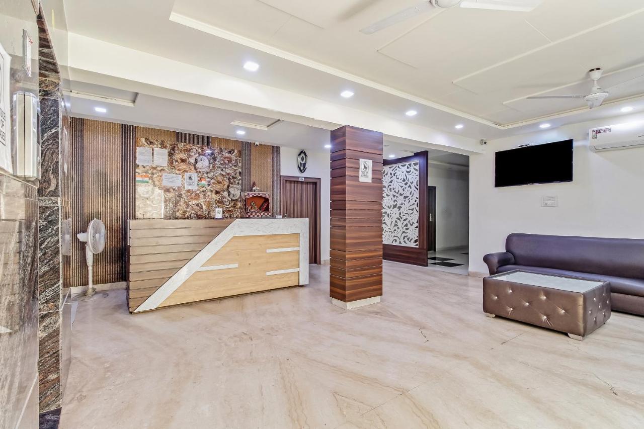 Oyo 10213 Hotel Panache Матхура Экстерьер фото