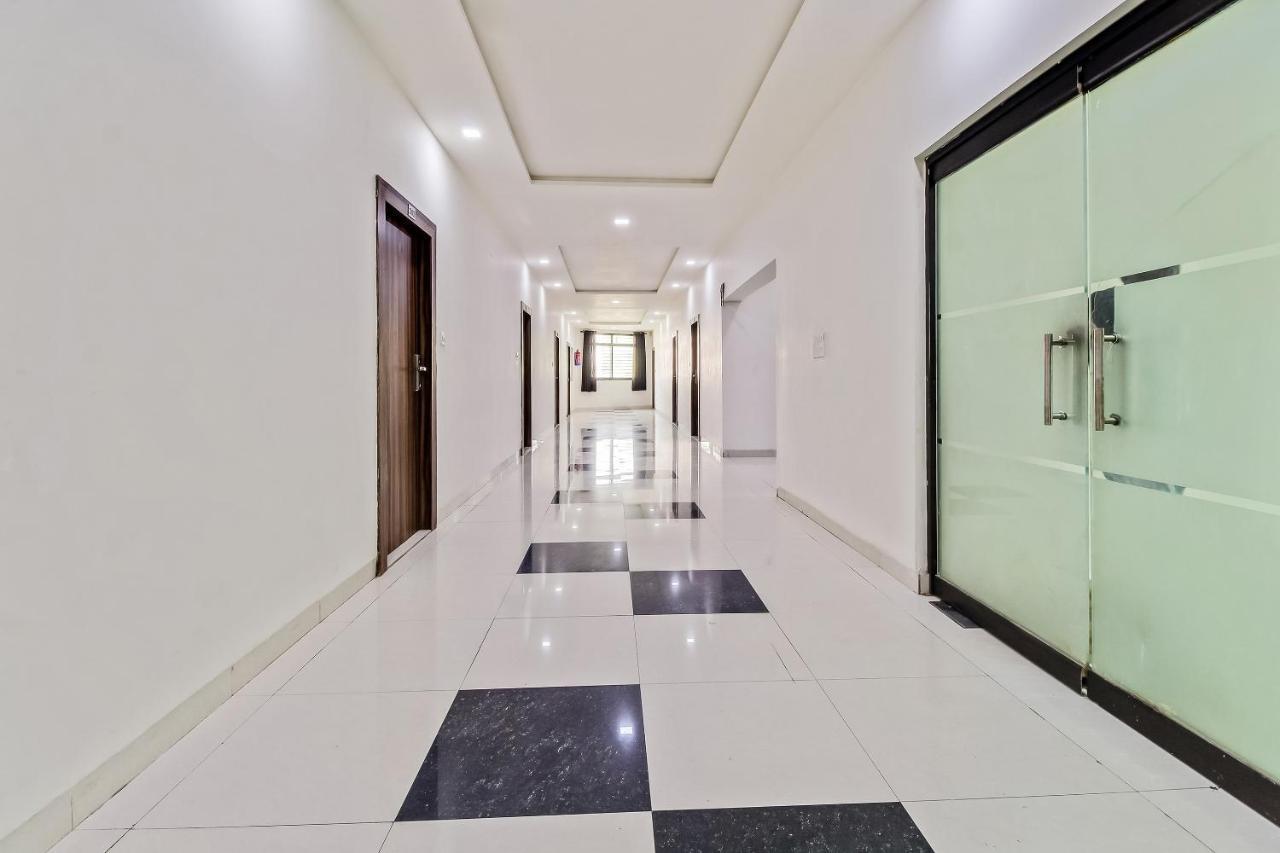 Oyo 10213 Hotel Panache Матхура Экстерьер фото