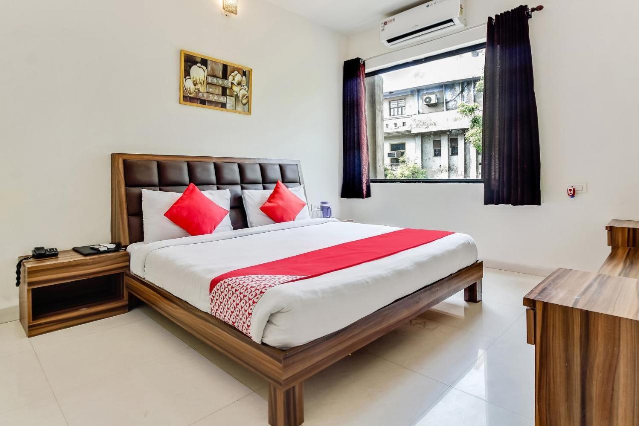 Oyo 10213 Hotel Panache Матхура Экстерьер фото