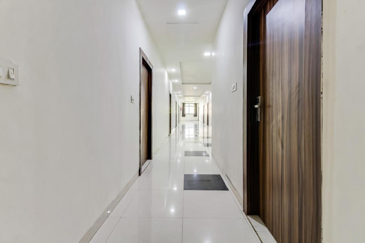Oyo 10213 Hotel Panache Матхура Экстерьер фото