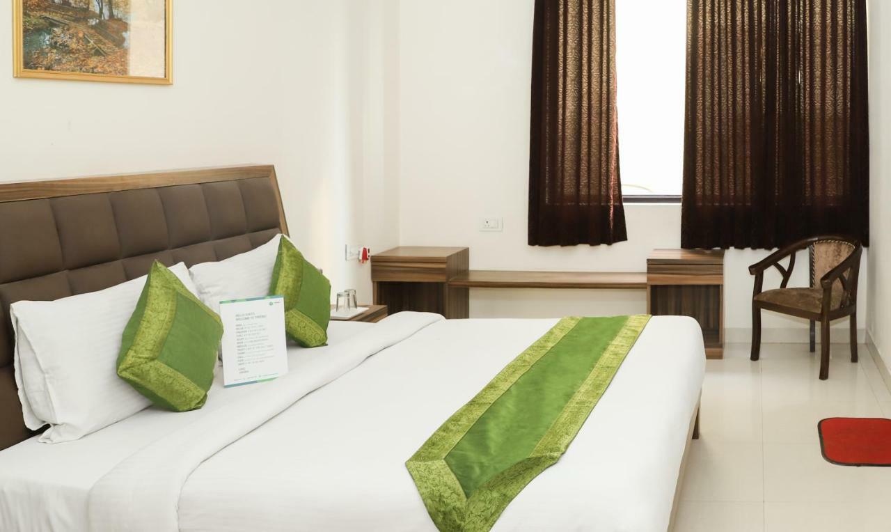 Oyo 10213 Hotel Panache Матхура Экстерьер фото